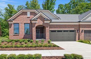 55717 Oak Pointe Drive, Shelby Charter Township, MI 48315