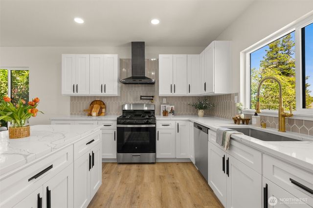 917 N Lawrence Street, Tacoma, WA 98406