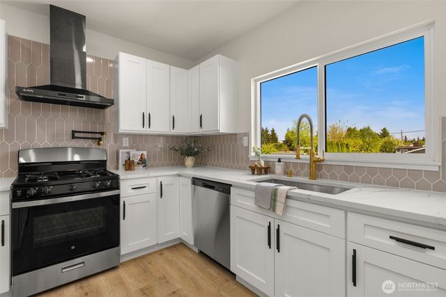 917 N Lawrence Street, Tacoma, WA 98406