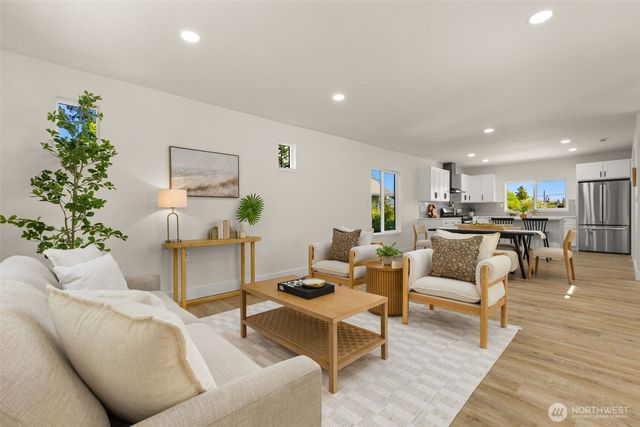 917 N Lawrence Street, Tacoma, WA 98406