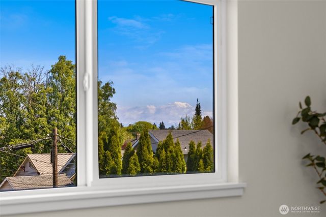 917 N Lawrence Street, Tacoma, WA 98406