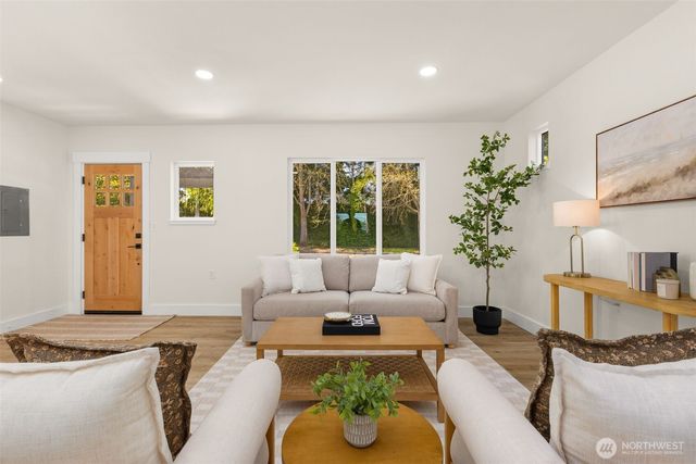 917 N Lawrence Street, Tacoma, WA 98406