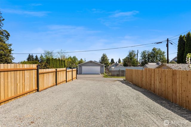 917 N Lawrence Street, Tacoma, WA 98406