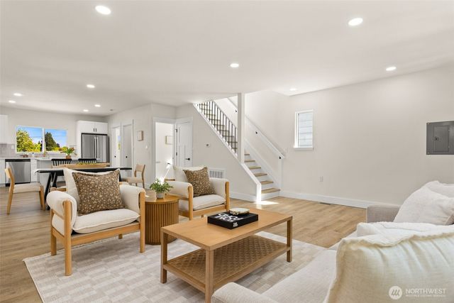 917 N Lawrence Street, Tacoma, WA 98406