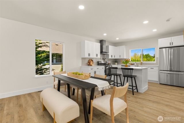 917 N Lawrence Street, Tacoma, WA 98406