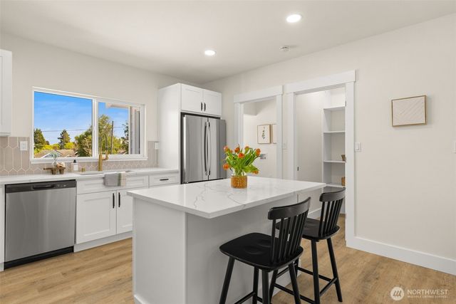 917 N Lawrence Street, Tacoma, WA 98406