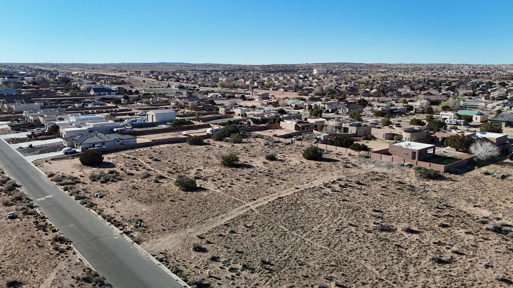 Image 11 of property listing at 7229 Nagoya Road NE, Rio Rancho, NM 87144