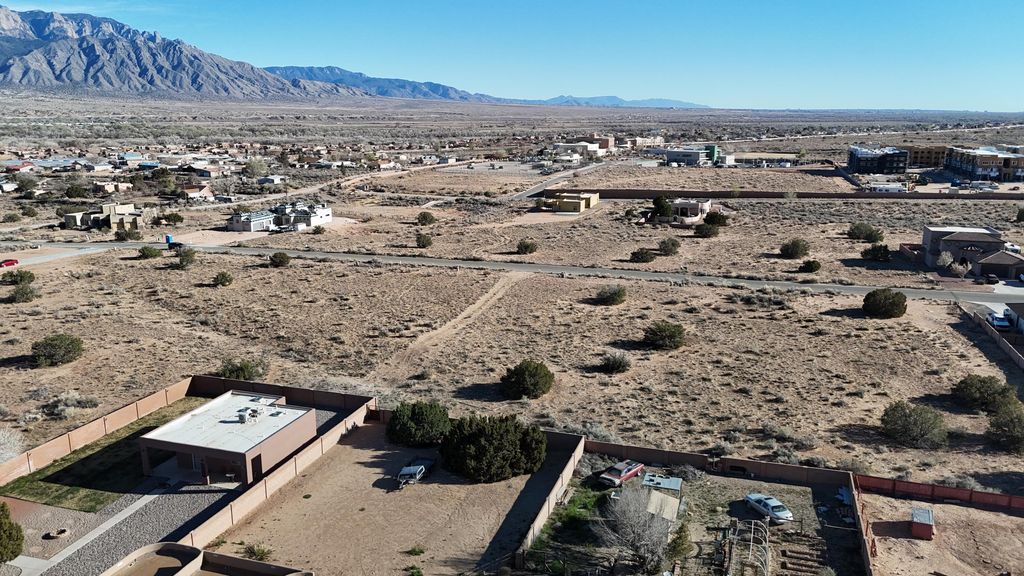 Image 7 of property listing at 7229 Nagoya Road NE, Rio Rancho, NM 87144