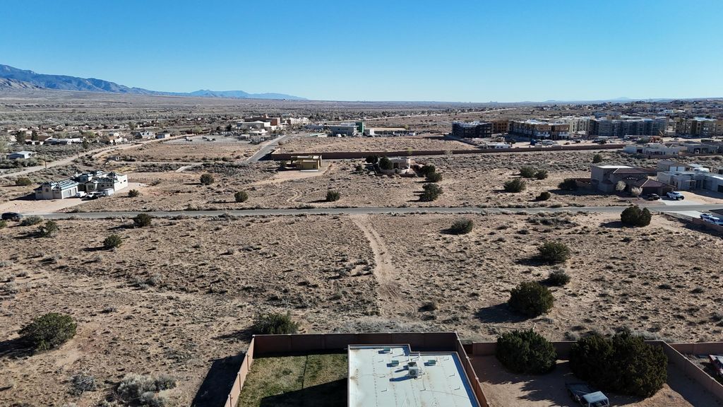 Image 8 of property listing at 7229 Nagoya Road NE, Rio Rancho, NM 87144