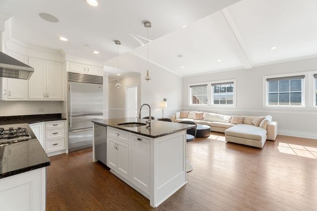 616 E 4th St 401, Boston, MA 02127