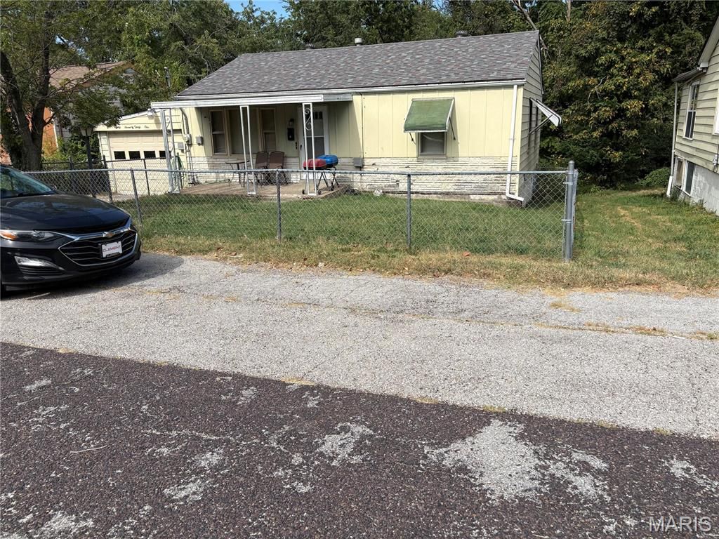 8731 Shirley Avenue, St Louis, MO 63121