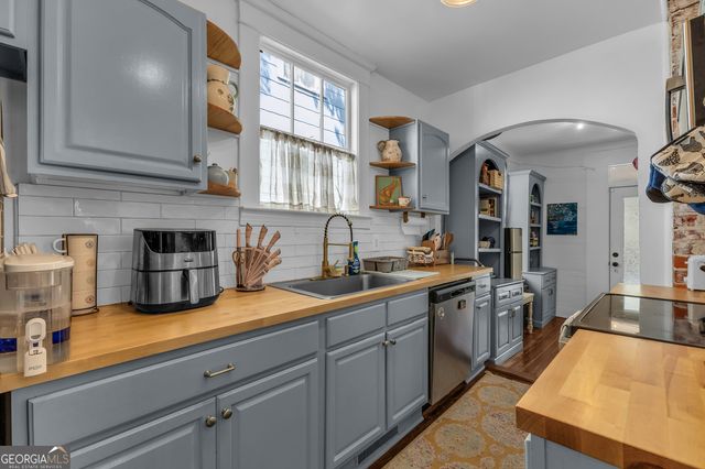 712 E 37th Street, Savannah, GA 31401