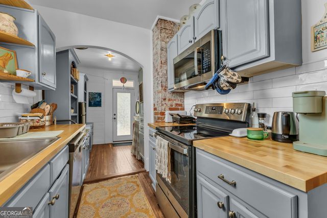 712 E 37th Street, Savannah, GA 31401