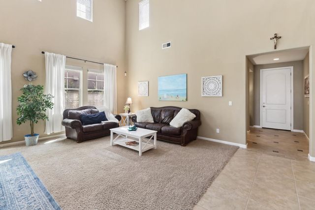 2053 Camp Whitney Cir, Rocklin, CA 95765