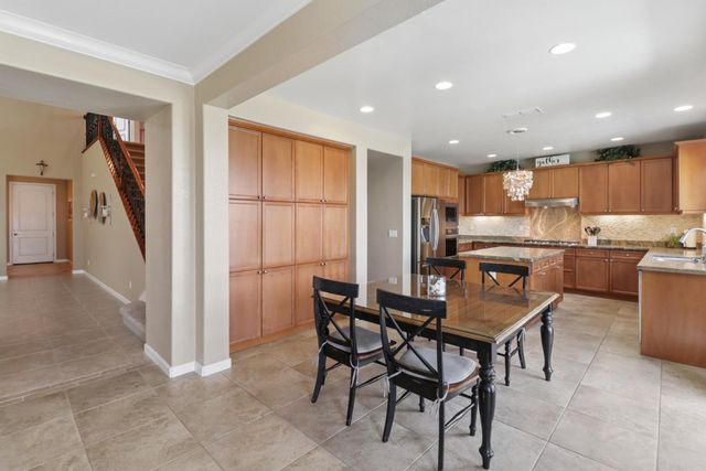 2053 Camp Whitney Cir, Rocklin, CA 95765