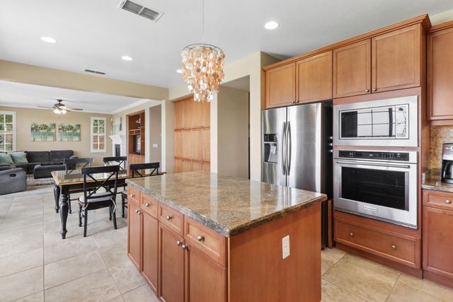 2053 Camp Whitney Cir, Rocklin, CA 95765