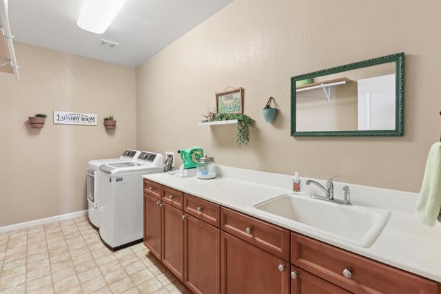 2053 Camp Whitney Cir, Rocklin, CA 95765