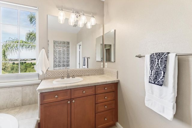 2053 Camp Whitney Cir, Rocklin, CA 95765