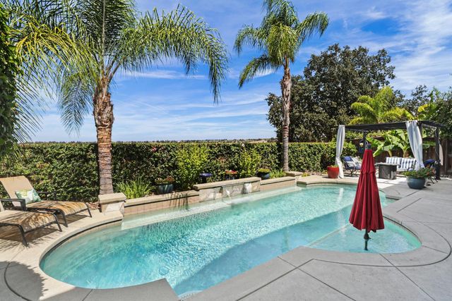 2053 Camp Whitney Cir, Rocklin, CA 95765