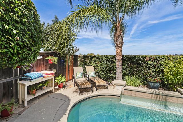 2053 Camp Whitney Cir, Rocklin, CA 95765