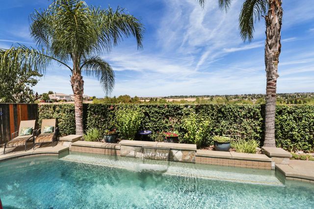 2053 Camp Whitney Cir, Rocklin, CA 95765