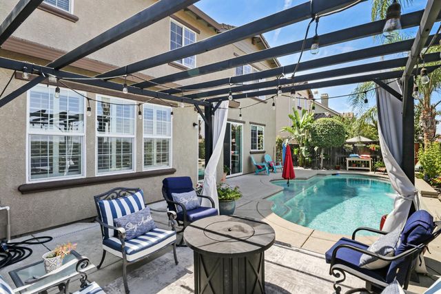 2053 Camp Whitney Cir, Rocklin, CA 95765