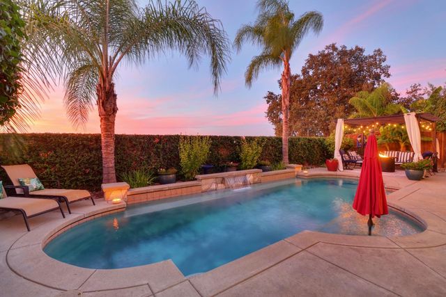 2053 Camp Whitney Cir, Rocklin, CA 95765