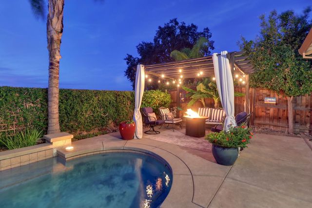 2053 Camp Whitney Cir, Rocklin, CA 95765