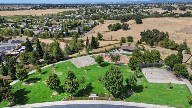2053 Camp Whitney Cir, Rocklin, CA 95765