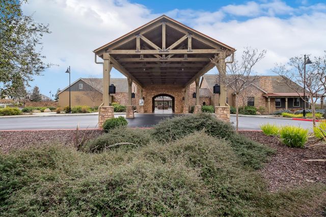2053 Camp Whitney Cir, Rocklin, CA 95765
