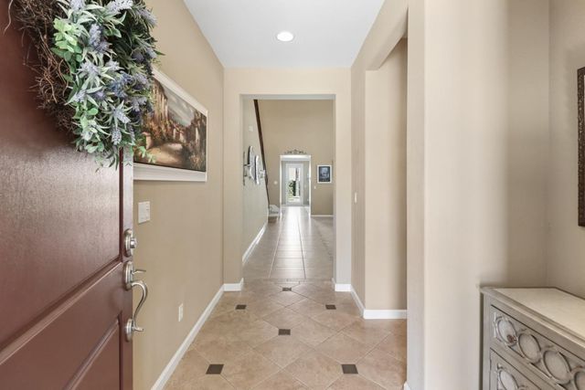 2053 Camp Whitney Cir, Rocklin, CA 95765