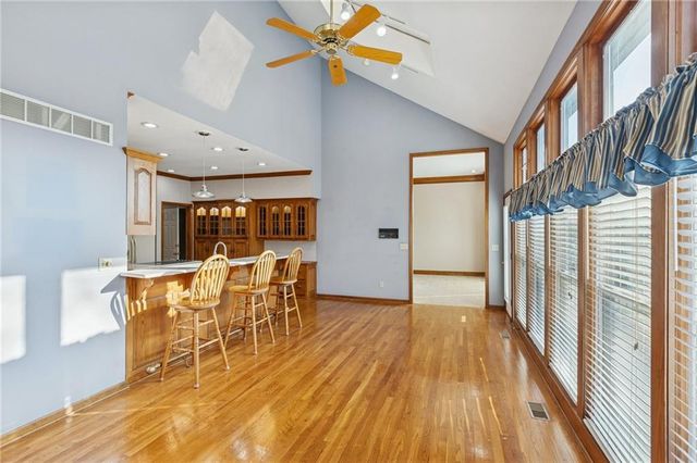 5633 Oakview Street, Shawnee, KS 66216