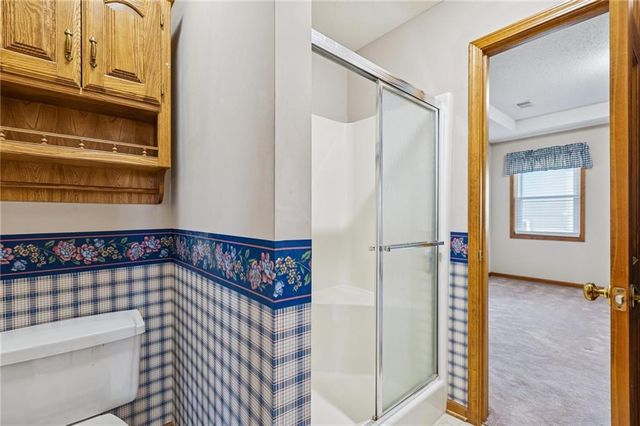 5633 Oakview Street, Shawnee, KS 66216