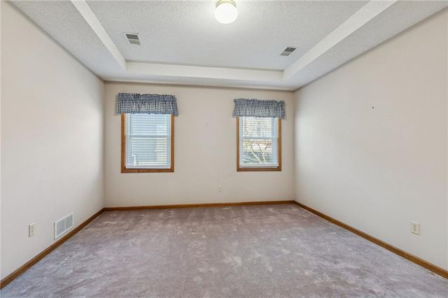 5633 Oakview Street, Shawnee, KS 66216