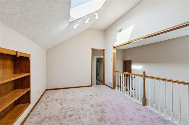 5633 Oakview Street, Shawnee, KS 66216