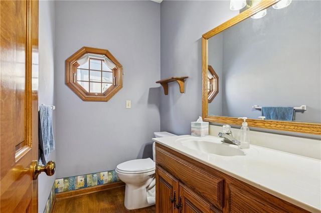 5633 Oakview Street, Shawnee, KS 66216