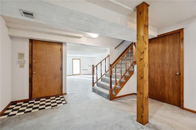 5633 Oakview Street, Shawnee, KS 66216