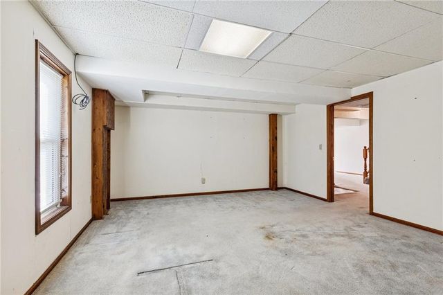 5633 Oakview Street, Shawnee, KS 66216