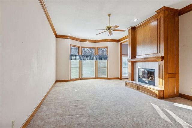 5633 Oakview Street, Shawnee, KS 66216