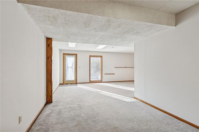 5633 Oakview Street, Shawnee, KS 66216