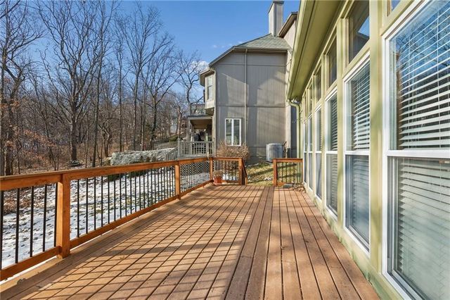 5633 Oakview Street, Shawnee, KS 66216