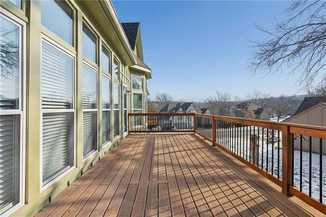 5633 Oakview Street, Shawnee, KS 66216