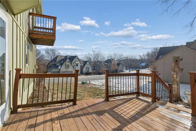 5633 Oakview Street, Shawnee, KS 66216