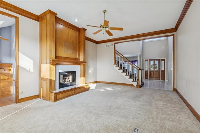 5633 Oakview Street, Shawnee, KS 66216