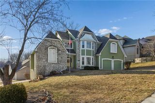 5633 Oakview Street, Shawnee, KS 66216