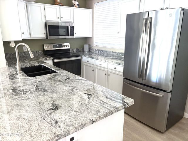 1238 E KERRY Lane, Phoenix, AZ 85024