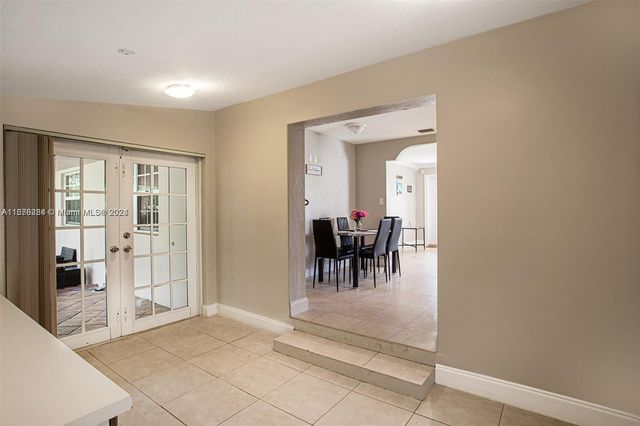 1531 Moffett St, Hollywood, FL 33020