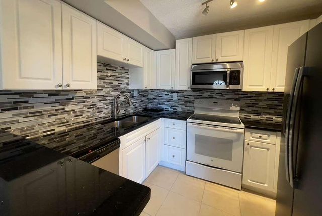 8206 Severn Drive Unit C, Boca Raton, FL 33433