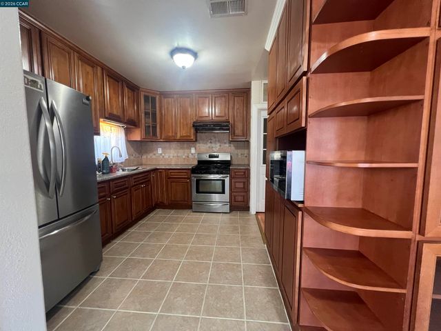 1954 48Th Ave, Oakland, CA 94601