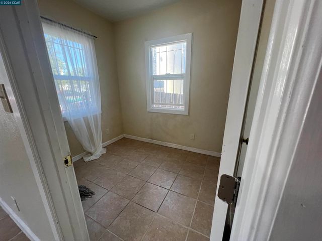 1954 48Th Ave, Oakland, CA 94601